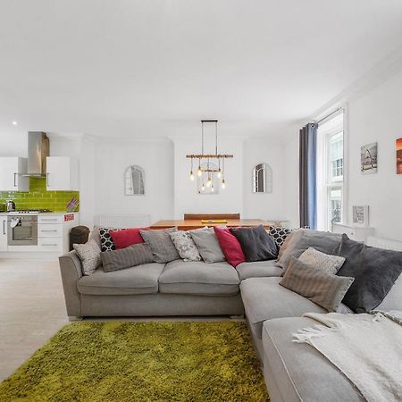 30 Percent Off! The Central Whitby Gem - 4 Bedrooms Bagian luar foto