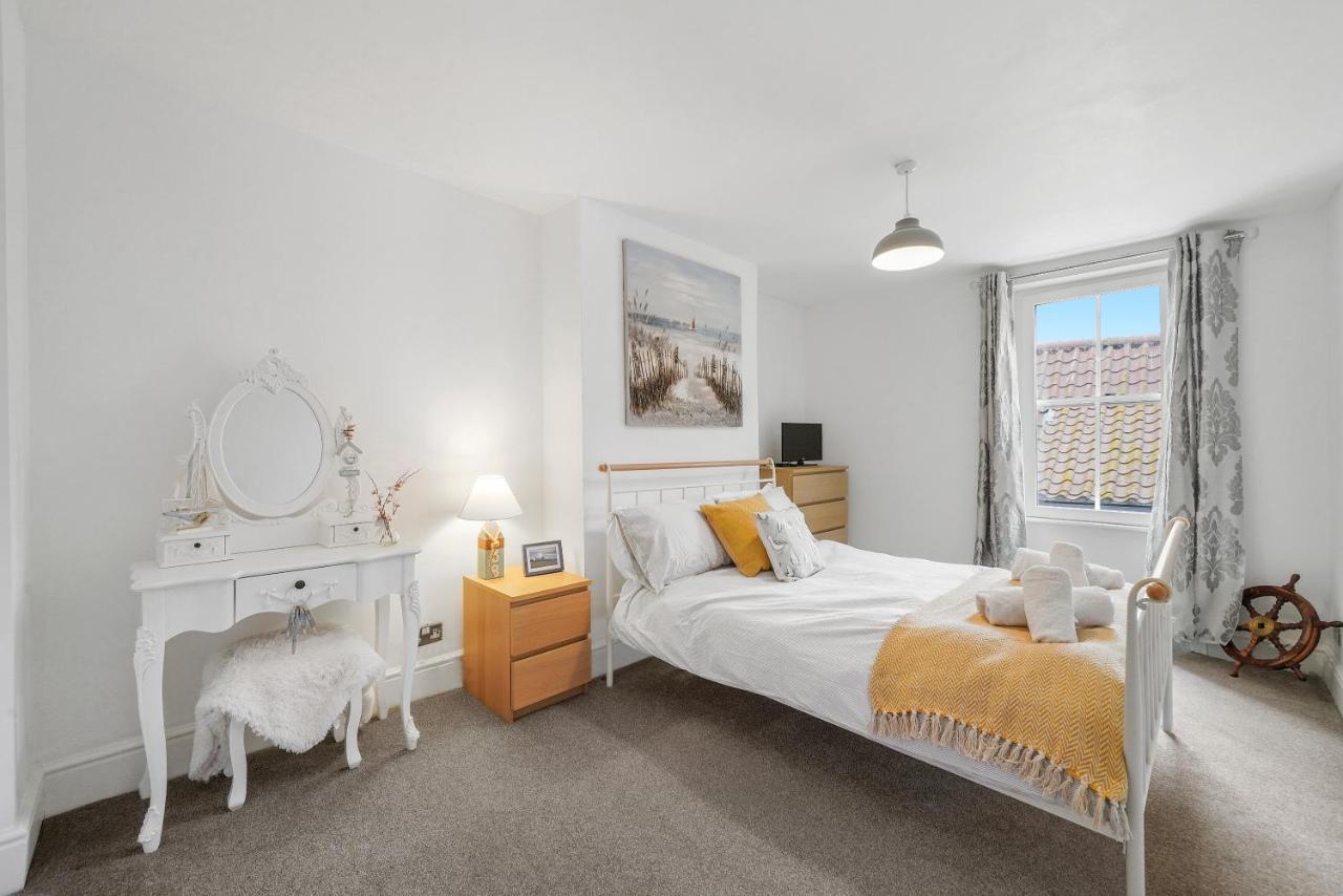 30 Percent Off! The Central Whitby Gem - 4 Bedrooms Bagian luar foto