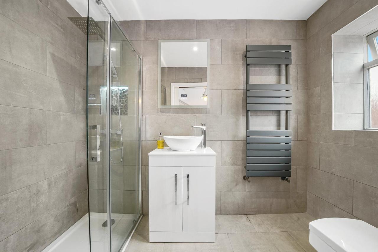 30 Percent Off! The Central Whitby Gem - 4 Bedrooms Bagian luar foto